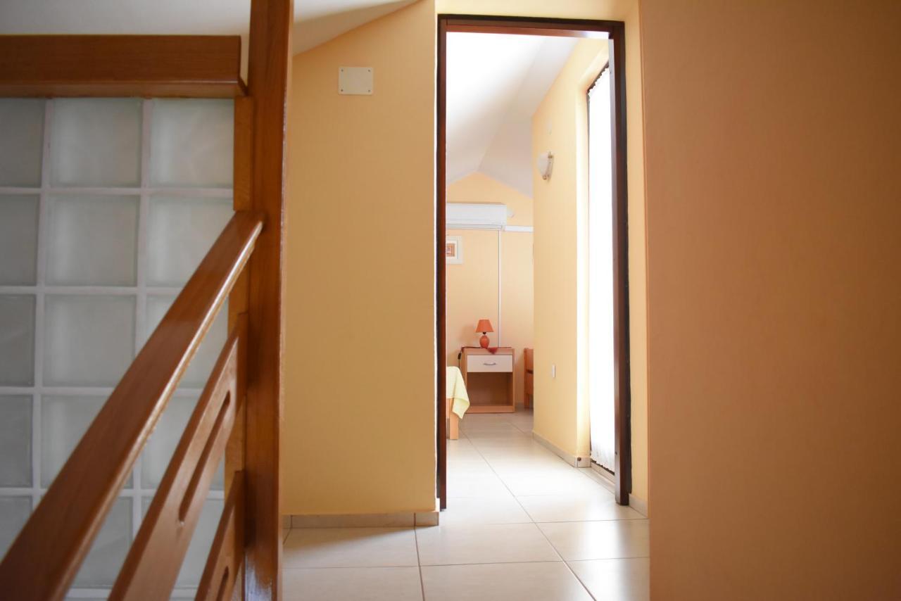 Apartments Pine Diver Pinezići Esterno foto